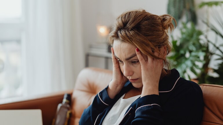 Chronic fatigue syndrome symptoms: Watch out for depression, insomnia, bloating – Moneycontrol